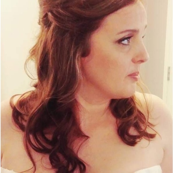 Hello Poshers! - Picture 1 of 2